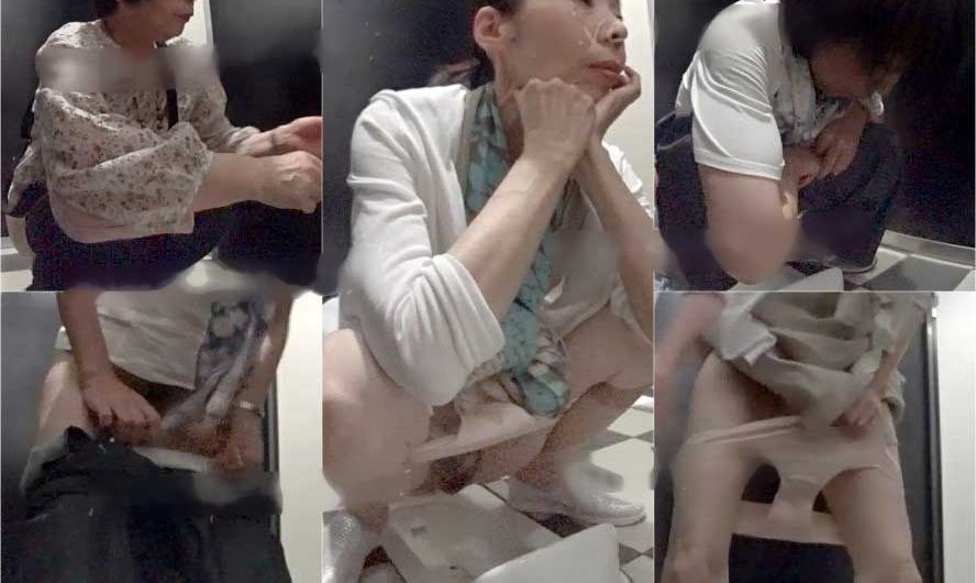 神〇の高級デパート和式トイレ熟女のう〇こ ！おし〇こ！生理！