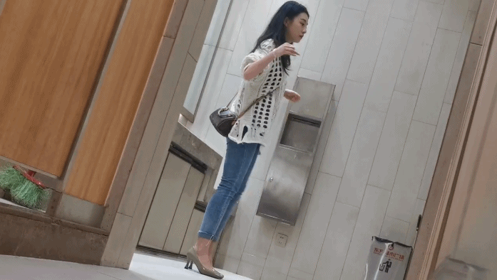 Asian Peeping voyeur videos