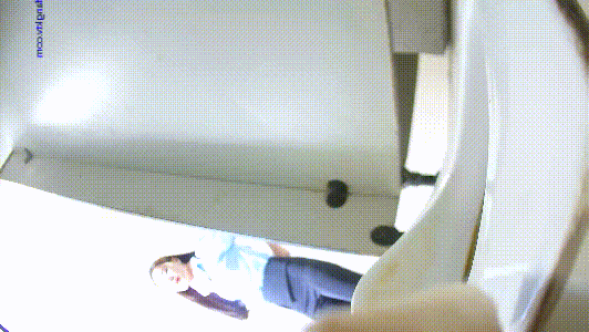 オフィスビルの女子トイレ全景盗撮　制服姿の美女社員が個室で排便（黒いお尻の穴）