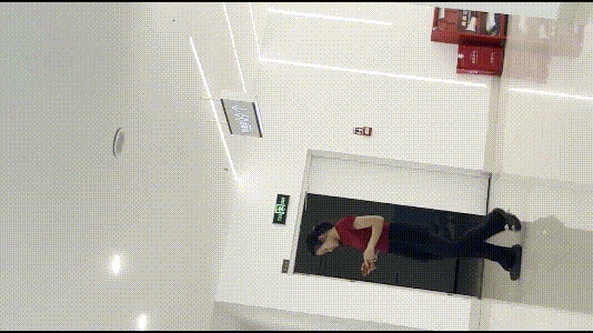 オフィスビルの女子トイレに潜入❤️光量が足りないため、小型ライトで照らしながら女性社員たちの黒いマンコを盗撮