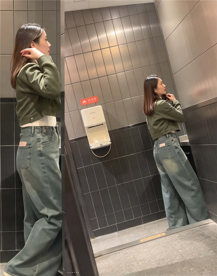 KTV(カラオケ店)の女性用トイレにて、複数の美女を全景で盗撮。中には「女神」級の美女も2名登場!顔立ちが美しく、マンコも若々しくて瑞々しい。